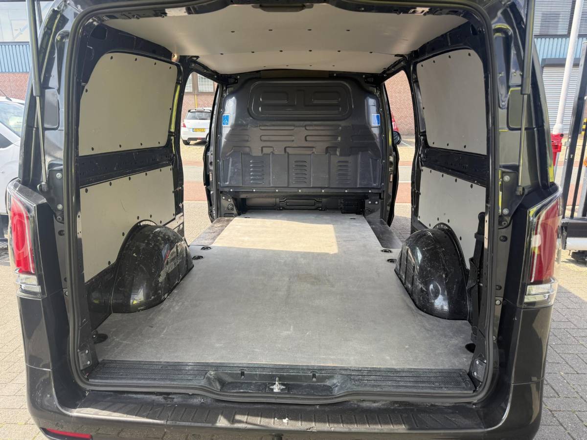 Mercedes-Benz Vito Mercedes-Benz Vito 119 CDI L3 Select AIRMATIC APPLE CARPLAY FULL LED 2500KG Trekhaak