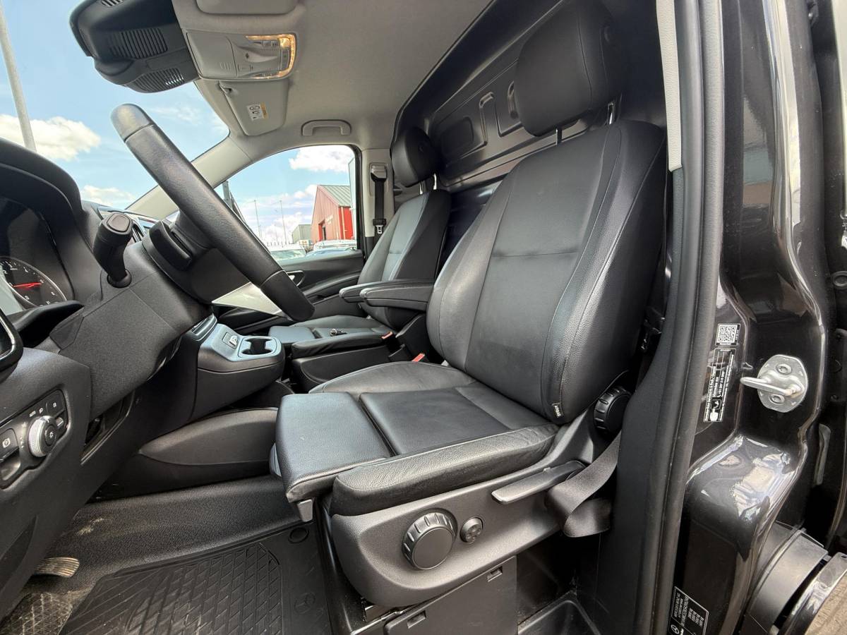 Mercedes-Benz Vito Mercedes-Benz Vito 119 CDI L3 Select AIRMATIC APPLE CARPLAY FULL LED 2500KG Trekhaak
