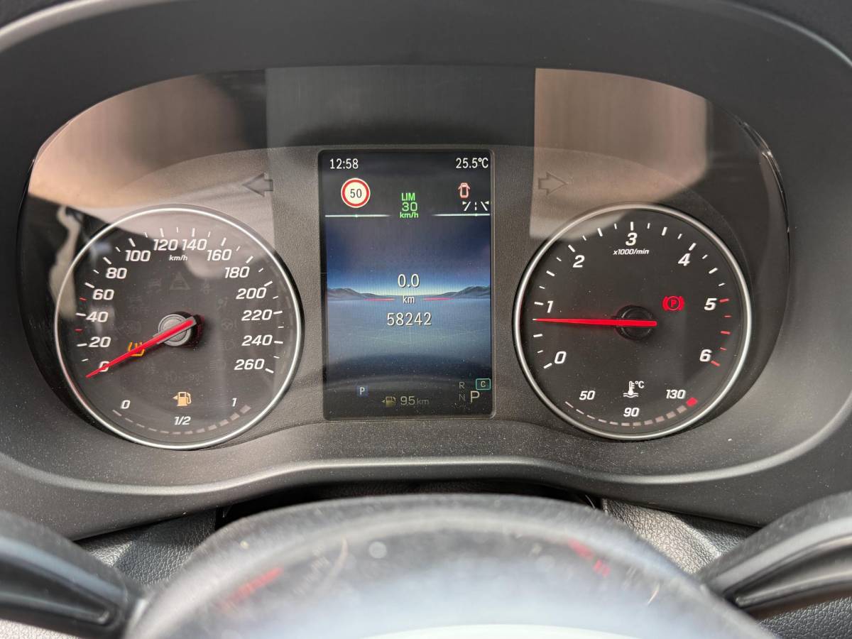 Mercedes-Benz Vito Mercedes-Benz Vito 119 CDI L3 Select AIRMATIC APPLE CARPLAY FULL LED 2500KG Trekhaak