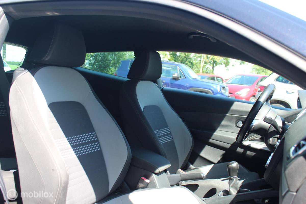 Volkswagen Scirocco Volkswagen Scirocco 1.4 TSI Xenon/18Inch/Winterpakket/Navi/PDC