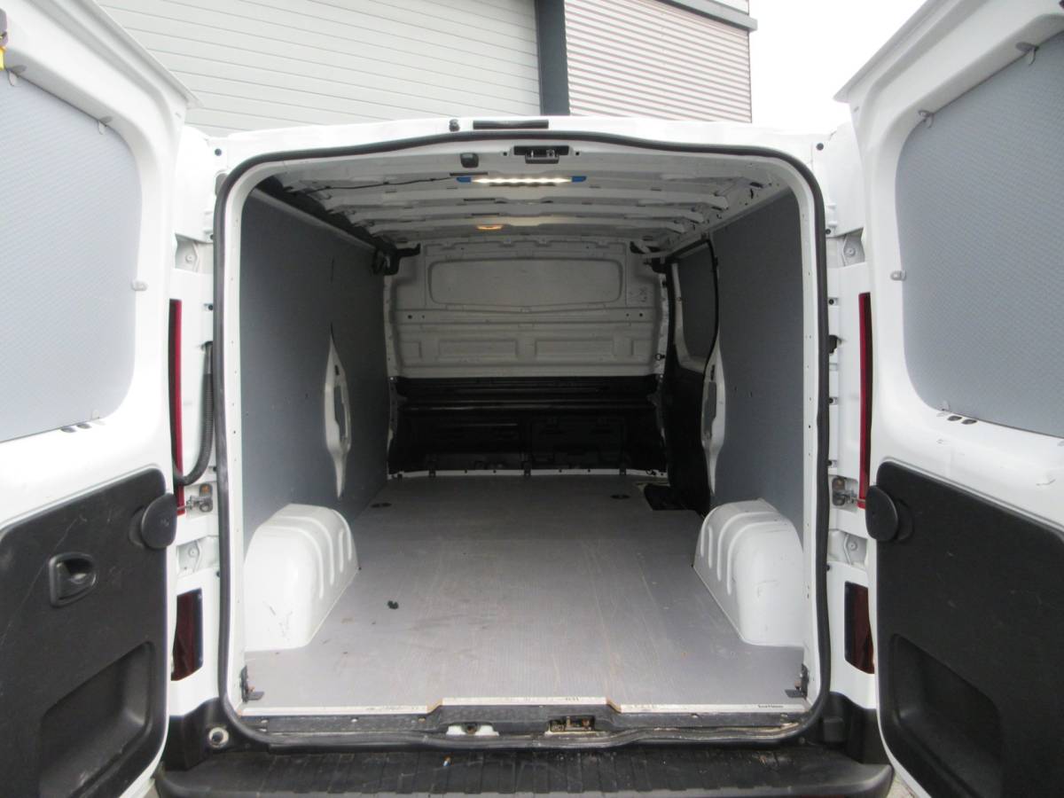 Fiat Talento Fiat Talento 2.0 MultiJet L2, Automaat, 146pk, Airco, Camera, 3-Zits, Trekhaak.