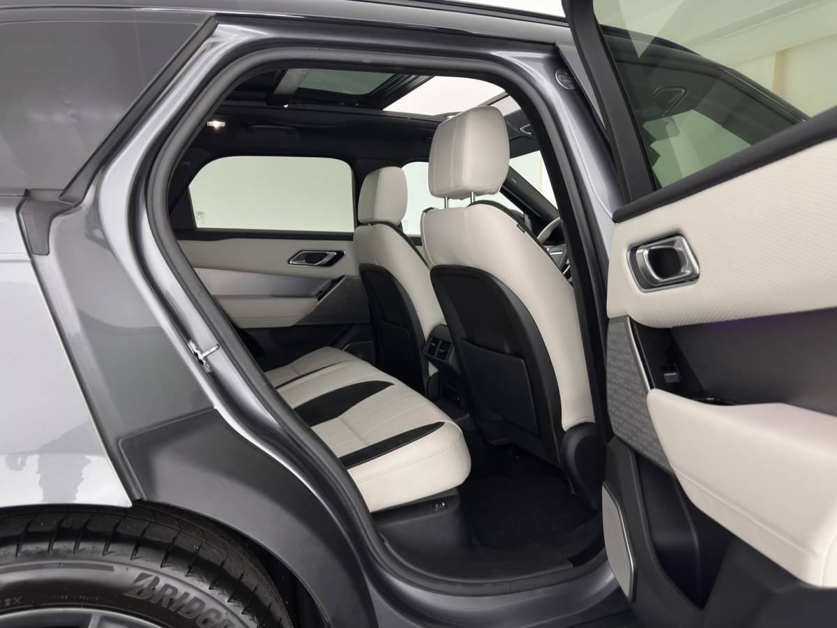 Land Rover Range Rover Velar Land Rover Range Rover Velar 3.0 V6 AWD HSE Aut. *PANO | LEATHER | FULL-LED | MEMORY-PACK | BLIND-SPOT | MERIDIAN-SURROUND | DIGI-COCKPIT | CAMERA | KEYLESS | HEATED-COMFORTSEATS | PRIVACY-GLASS | SHIFTPADDLES | CARPLAY | 21 “ALU*