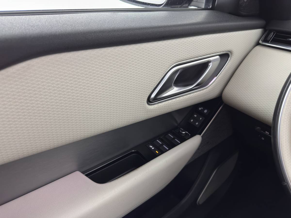 Land Rover Range Rover Velar Land Rover Range Rover Velar 3.0 V6 AWD HSE Aut. *PANO | LEATHER | FULL-LED | MEMORY-PACK | BLIND-SPOT | MERIDIAN-SURROUND | DIGI-COCKPIT | CAMERA | KEYLESS | HEATED-COMFORTSEATS | PRIVACY-GLASS | SHIFTPADDLES | CARPLAY | 21 “ALU*