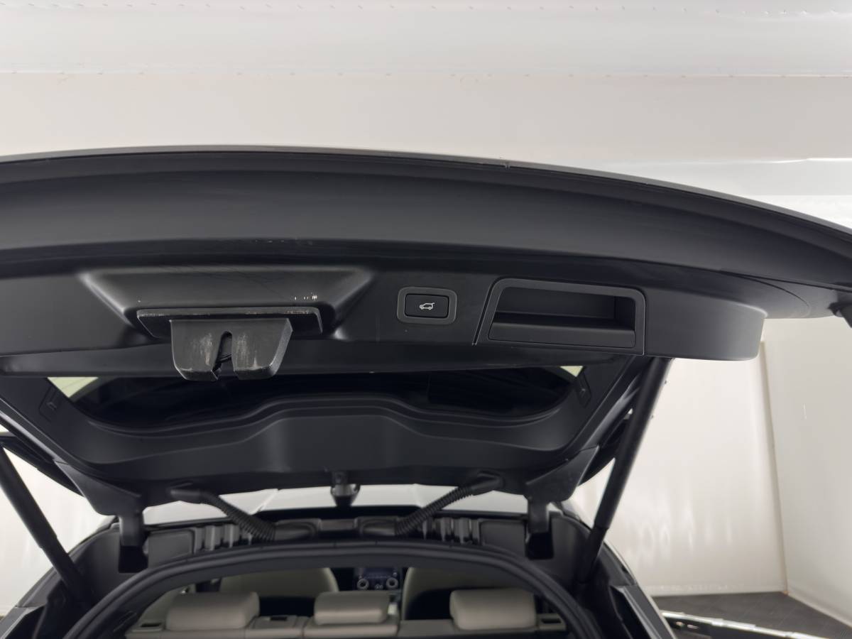 Land Rover Range Rover Velar Land Rover Range Rover Velar 3.0 V6 AWD HSE Aut. *PANO | LEATHER | FULL-LED | MEMORY-PACK | BLIND-SPOT | MERIDIAN-SURROUND | DIGI-COCKPIT | CAMERA | KEYLESS | HEATED-COMFORTSEATS | PRIVACY-GLASS | SHIFTPADDLES | CARPLAY | 21 “ALU*