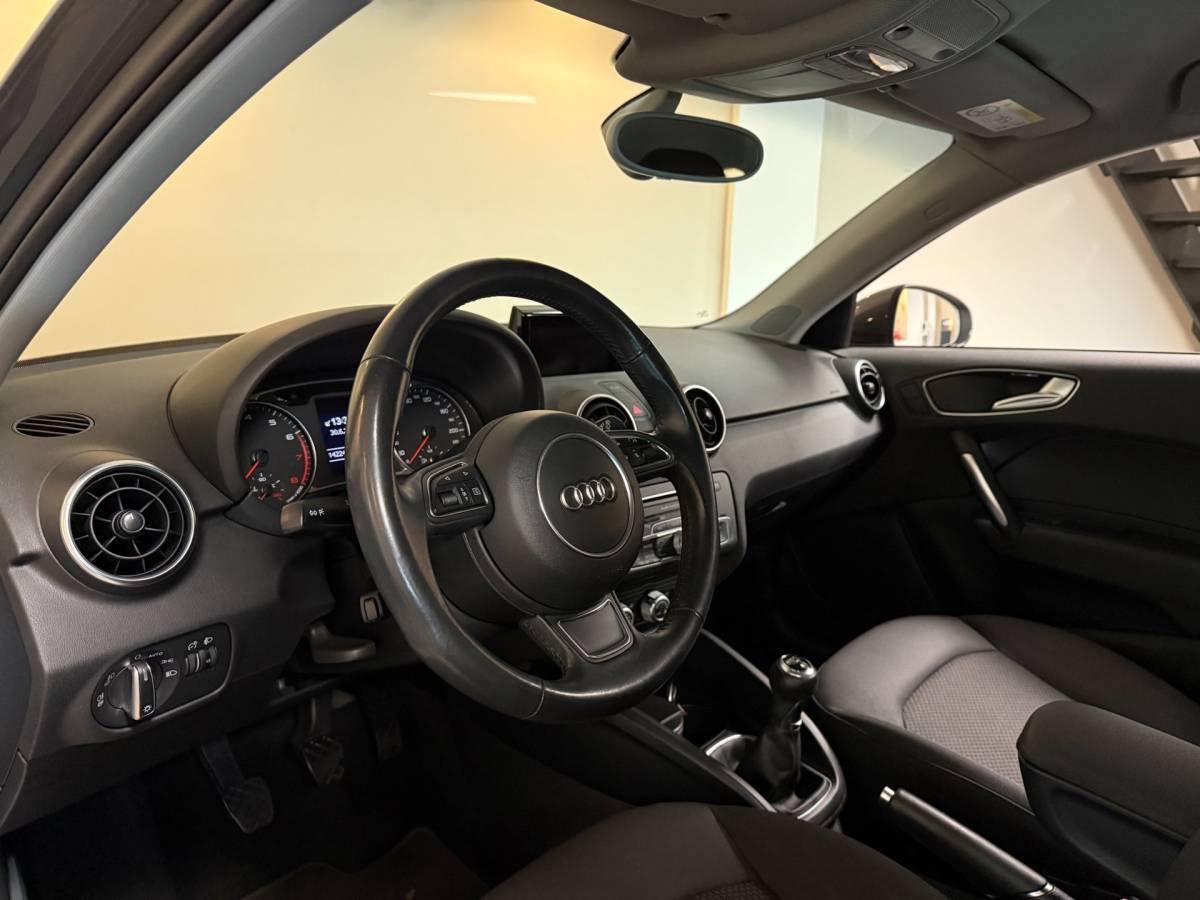 Audi A1 Sportback Audi A1 Sportback 1.0 TFSI Adrenalin *S-Line* Stoelverw.|Cruise|Navi|BT|NAP