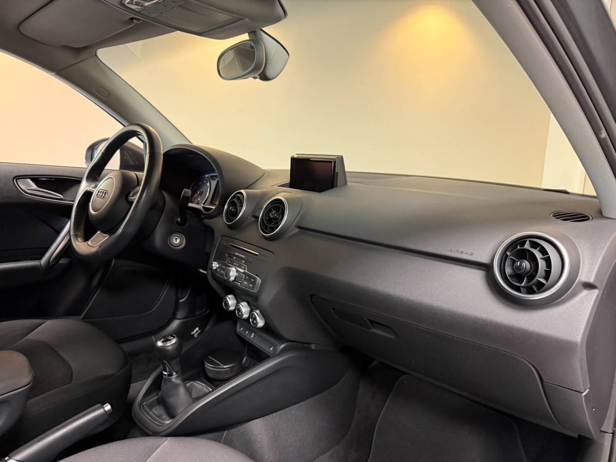 Audi A1 Sportback Audi A1 Sportback 1.0 TFSI Adrenalin *S-Line* Stoelverw.|Cruise|Navi|BT|NAP