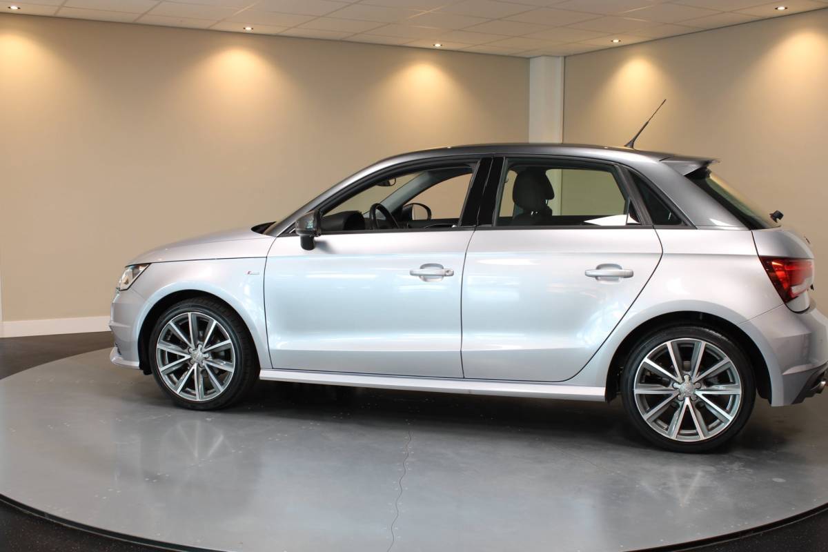 Audi A1 Sportback Audi A1 Sportback 1.0 TFSI Adrenalin *S-Line* Stoelverw.|Cruise|Navi|BT|NAP