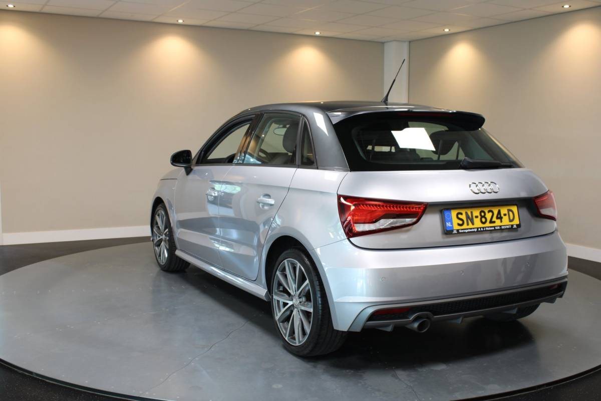 Audi A1 Sportback Audi A1 Sportback 1.0 TFSI Adrenalin *S-Line* Stoelverw.|Cruise|Navi|BT|NAP