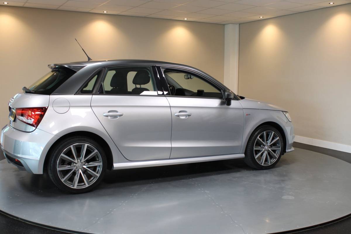 Audi A1 Sportback Audi A1 Sportback 1.0 TFSI Adrenalin *S-Line* Stoelverw.|Cruise|Navi|BT|NAP