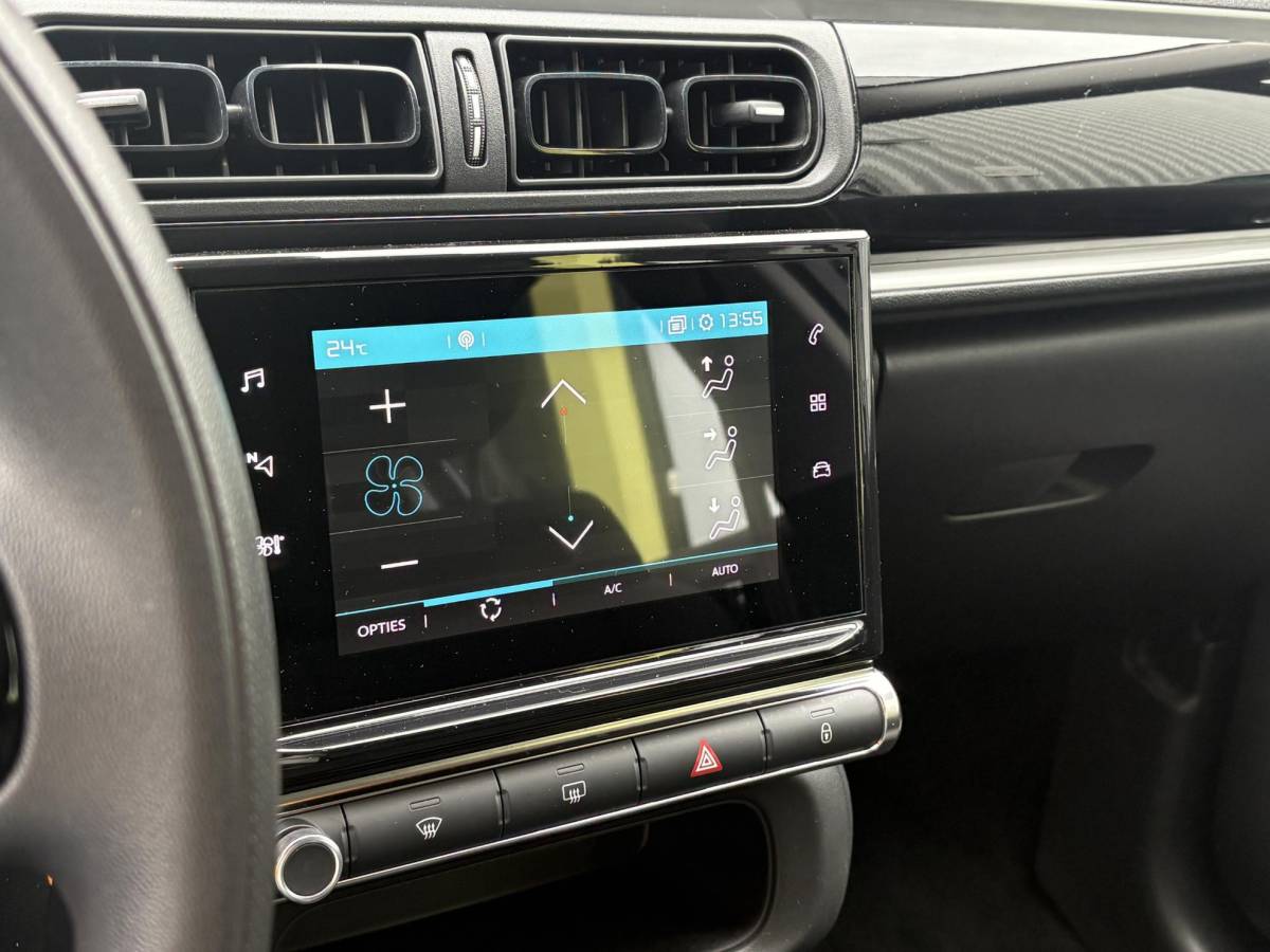 Citroën C3 Citroen C3 1.2 PureTech Feel Climate, Navigatie, Parkeersensoren, LED
