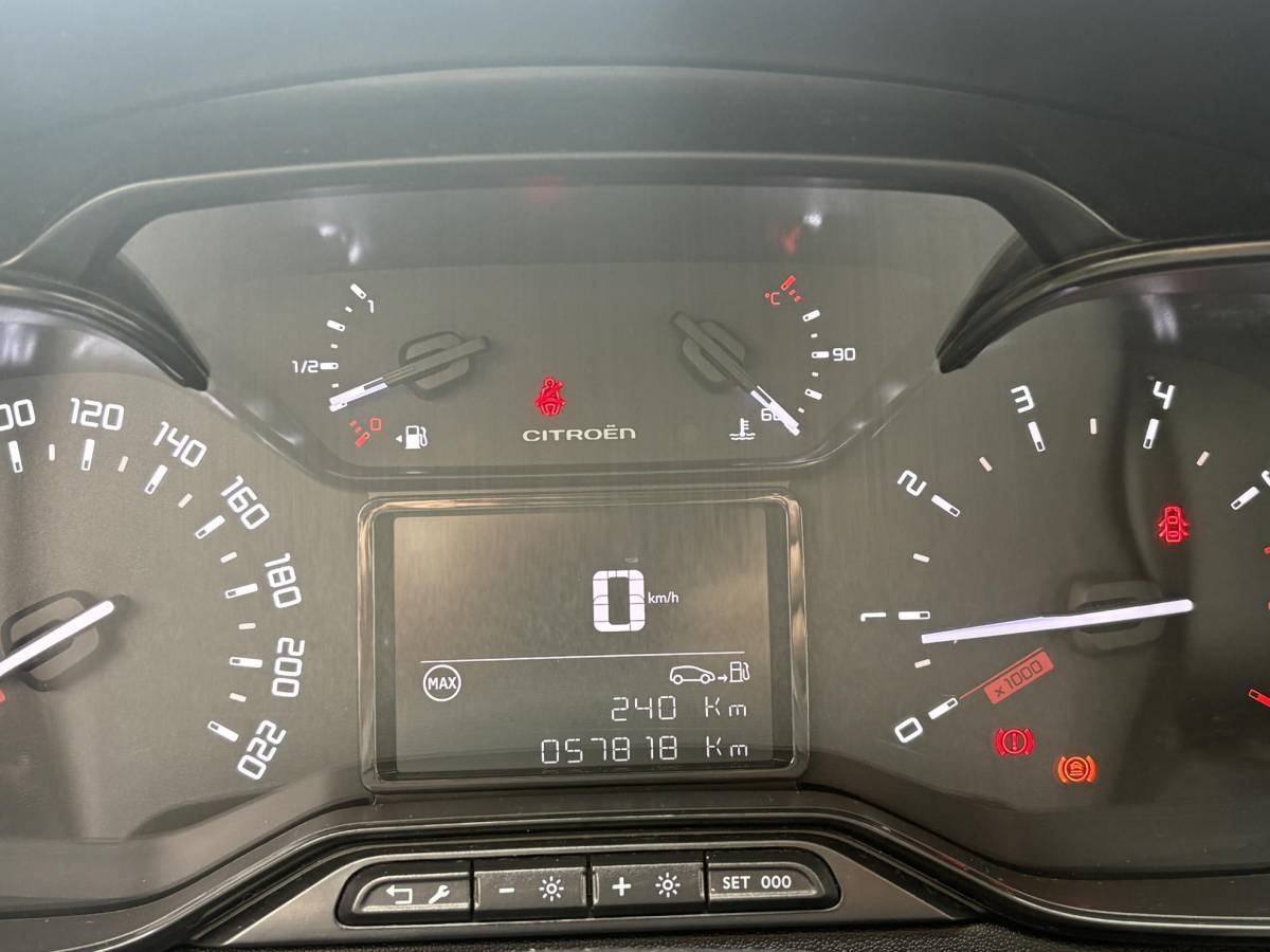 Citroën C3 Citroen C3 1.2 PureTech Feel Climate, Navigatie, Parkeersensoren, LED