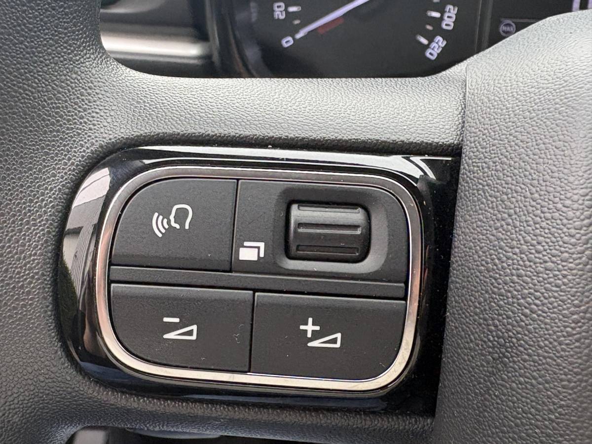 Citroën C3 Citroen C3 1.2 PureTech Feel Climate, Navigatie, Parkeersensoren, LED