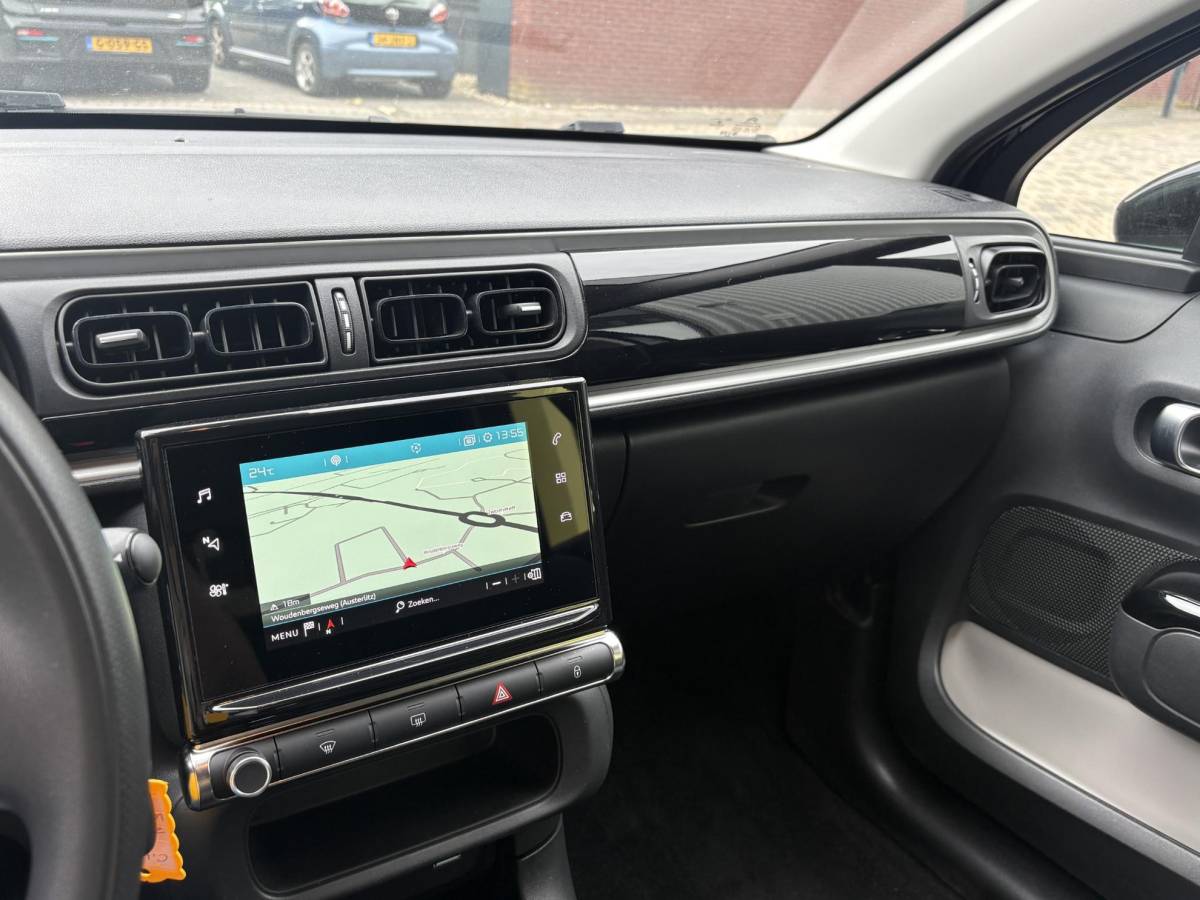 Citroën C3 Citroen C3 1.2 PureTech Feel Climate, Navigatie, Parkeersensoren, LED
