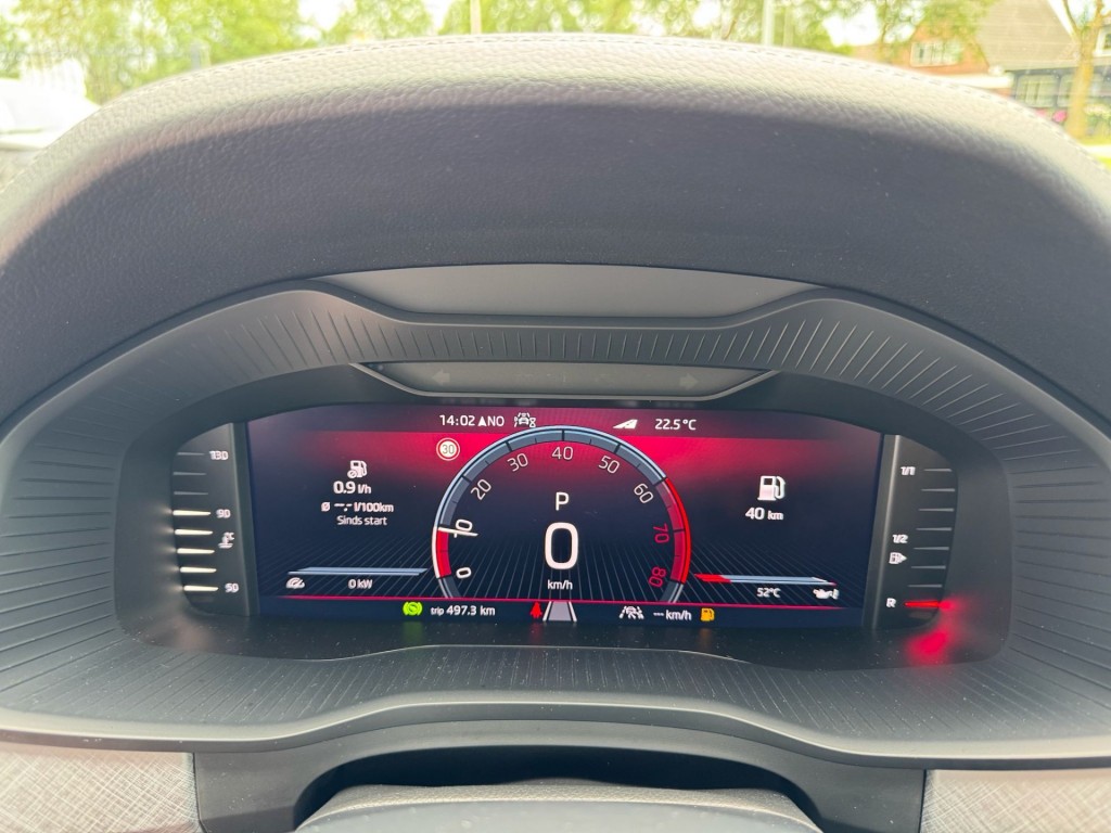 Škoda Kodiaq Skoda Kodiaq 1.5 TSI TOUR editie Carplay Stoelverwarming Deurbeschermers ACC Zonnescherm erg vol!