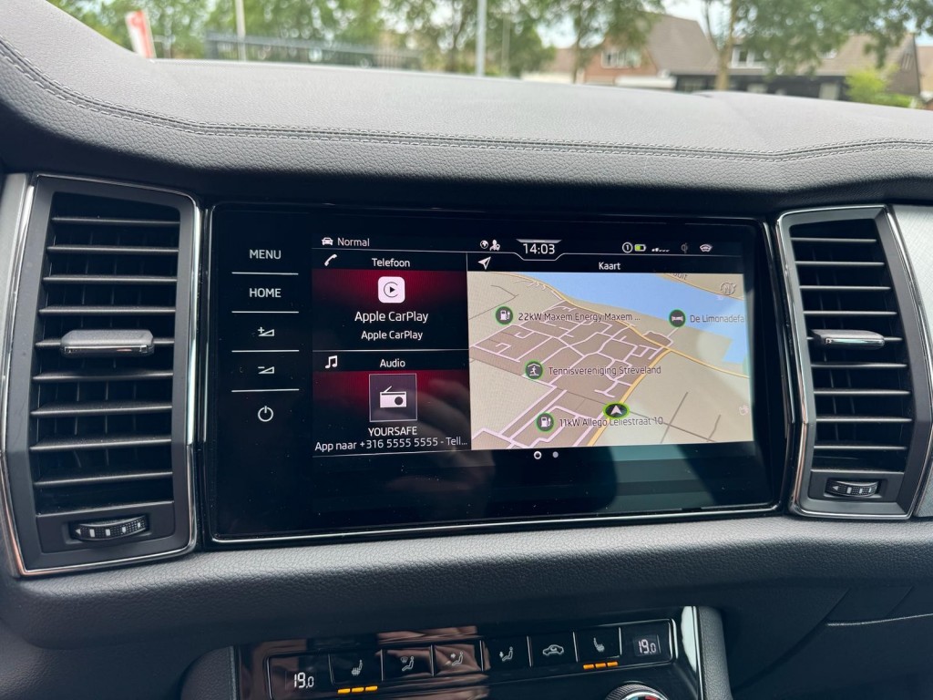 Škoda Kodiaq Skoda Kodiaq 1.5 TSI TOUR editie Carplay Stoelverwarming Deurbeschermers ACC Zonnescherm erg vol!