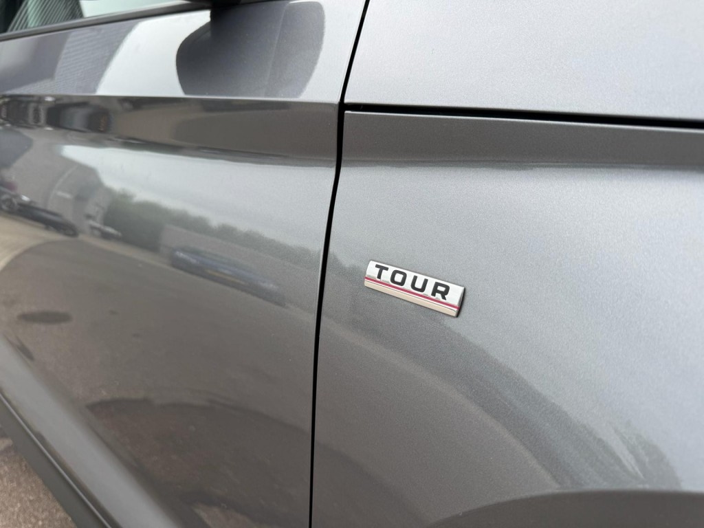 Škoda Kodiaq Skoda Kodiaq 1.5 TSI TOUR editie Carplay Stoelverwarming Deurbeschermers ACC Zonnescherm erg vol!