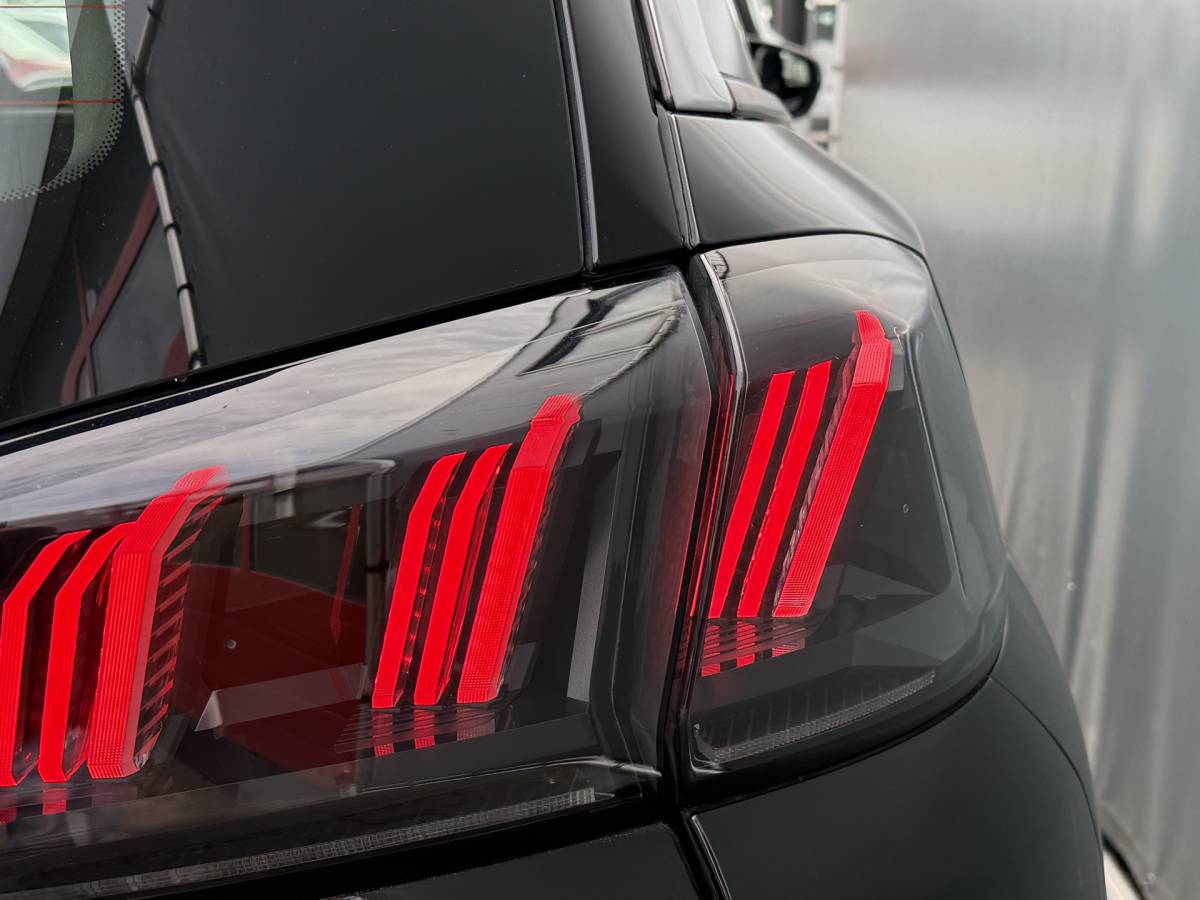 Peugeot 5008 Peugeot 5008 BWJ 2022 1.5 BlueHDI 131PK Active Pack Business TREKHAAK | FULL LED | 360 CAMERA | DAB+ | CARPLAY + ANDROID | NAVI | CLIMA | CRUISE | LMV | PDC