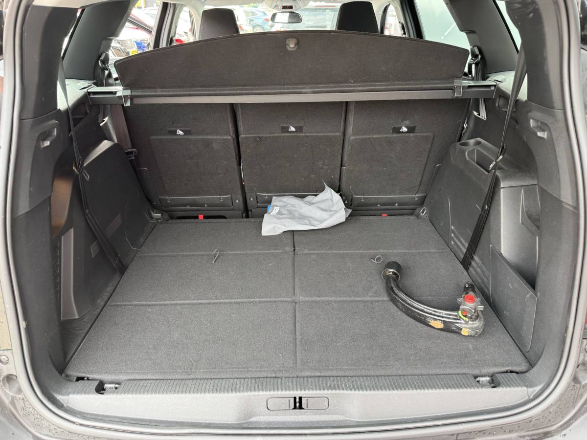 Peugeot 5008 Peugeot 5008 BWJ 2022 1.5 BlueHDI 131PK Active Pack Business TREKHAAK | FULL LED | 360 CAMERA | DAB+ | CARPLAY + ANDROID | NAVI | CLIMA | CRUISE | LMV | PDC