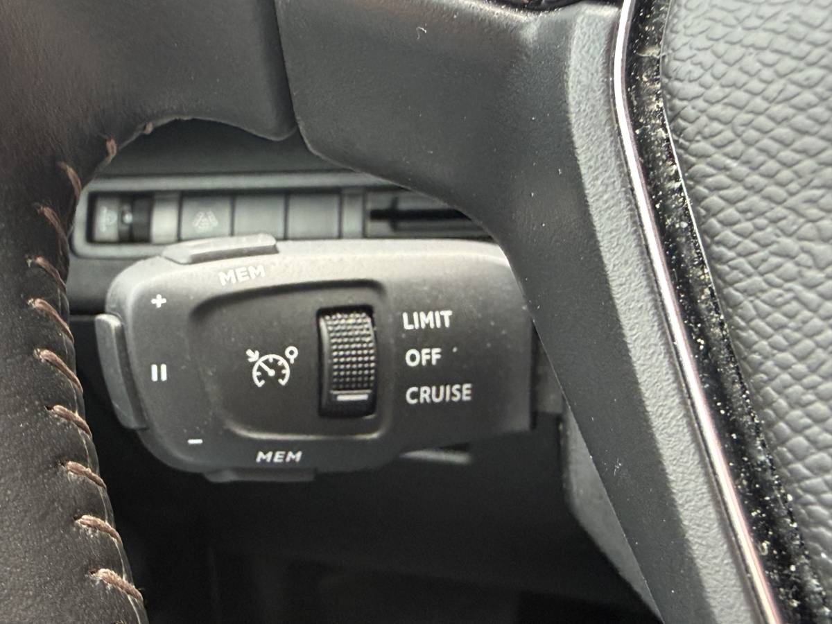 Peugeot 5008 Peugeot 5008 BWJ 2022 1.5 BlueHDI 131PK Active Pack Business TREKHAAK | FULL LED | 360 CAMERA | DAB+ | CARPLAY + ANDROID | NAVI | CLIMA | CRUISE | LMV | PDC