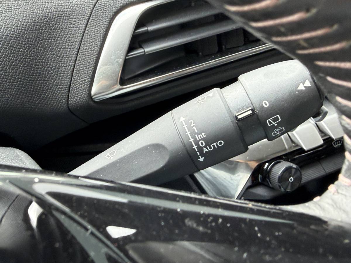 Peugeot 5008 Peugeot 5008 BWJ 2022 1.5 BlueHDI 131PK Active Pack Business TREKHAAK | FULL LED | 360 CAMERA | DAB+ | CARPLAY + ANDROID | NAVI | CLIMA | CRUISE | LMV | PDC