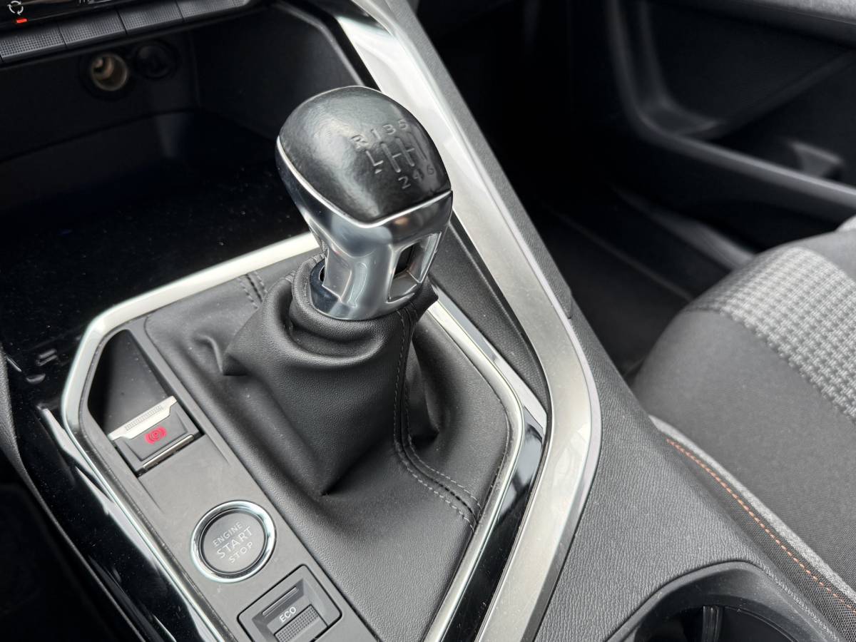 Peugeot 5008 Peugeot 5008 BWJ 2022 1.5 BlueHDI 131PK Active Pack Business TREKHAAK | FULL LED | 360 CAMERA | DAB+ | CARPLAY + ANDROID | NAVI | CLIMA | CRUISE | LMV | PDC