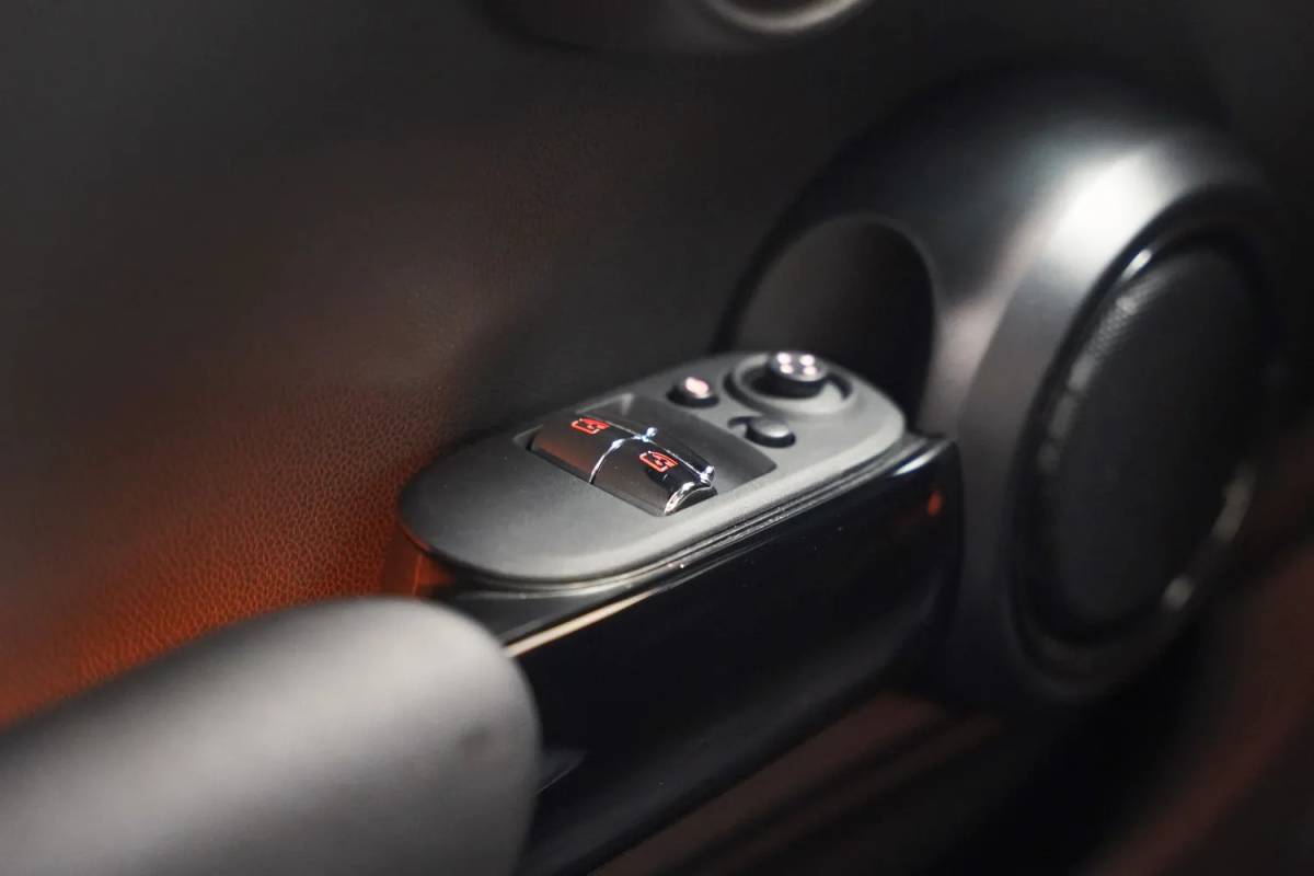 MINI Cooper Mini Cooper 1.5 Cooper Summer Red Edition Aut. [ Panorama LED Head-up Leder ]