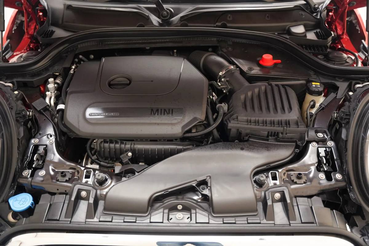 MINI Cooper Mini Cooper 1.5 Cooper Summer Red Edition Aut. [ Panorama LED Head-up Leder ]