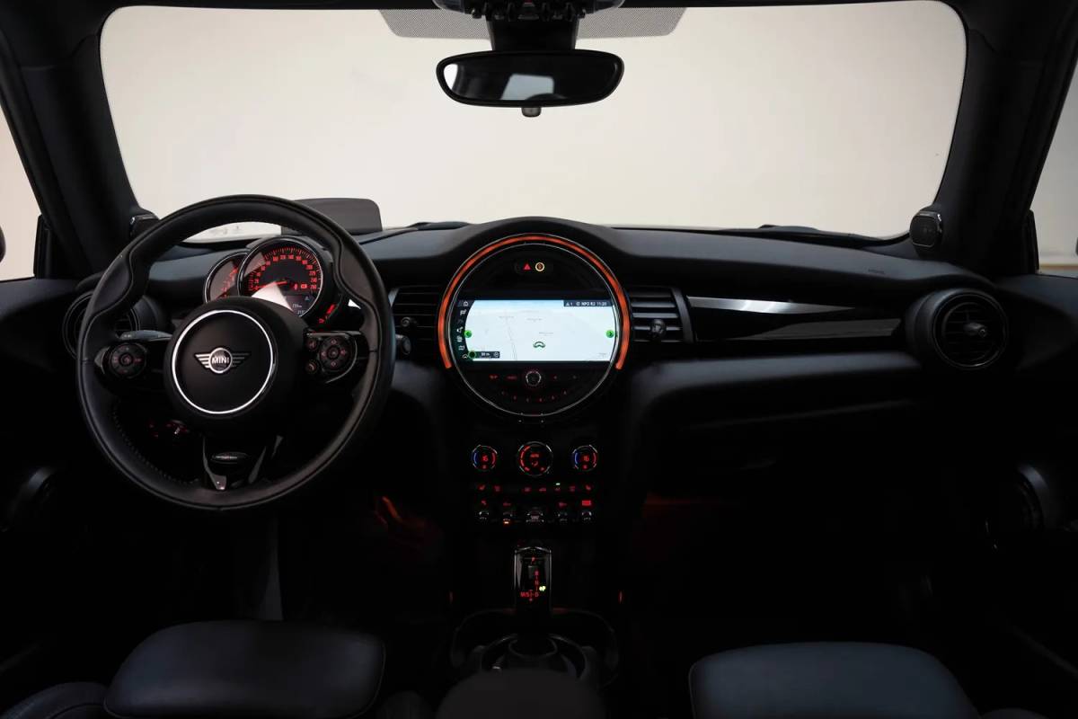 MINI Cooper Mini Cooper 1.5 Cooper Summer Red Edition Aut. [ Panorama LED Head-up Leder ]