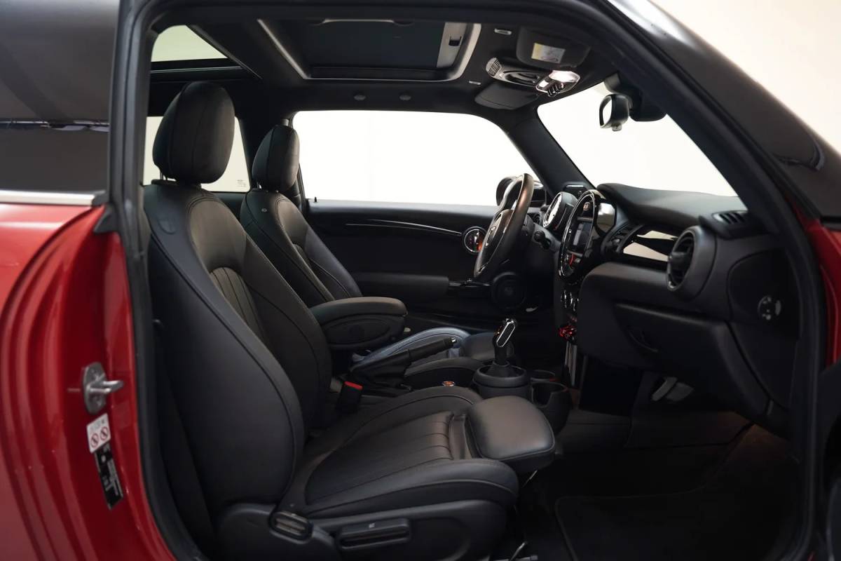 MINI Cooper Mini Cooper 1.5 Cooper Summer Red Edition Aut. [ Panorama LED Head-up Leder ]