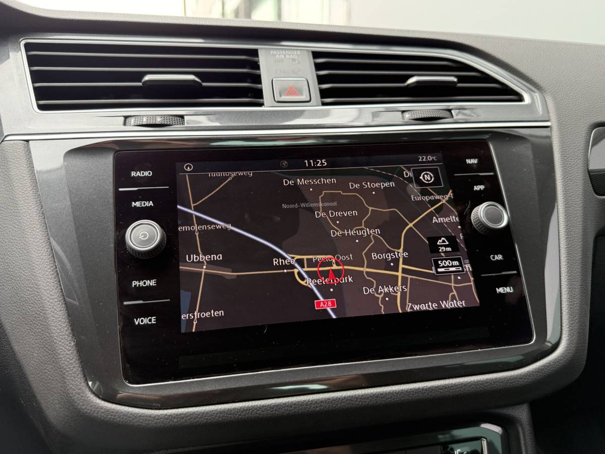 Volkswagen Tiguan Volkswagen Tiguan BWJ 2017 1.4 TSI 150 PK ACT Highline AUTOMAAT | FULL LED | ADAPTIVE CRUISE | HEAD-UP DISPLAY | CAMERA | ADAPTIVE CRUISE | CARPLAY VOORBEREID | DAB+ | NAVI | CLIMA | CRUISE | LMV | PDC