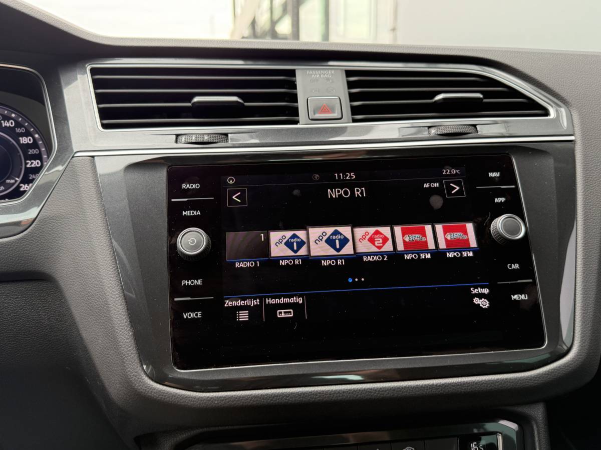 Volkswagen Tiguan Volkswagen Tiguan BWJ 2017 1.4 TSI 150 PK ACT Highline AUTOMAAT | FULL LED | ADAPTIVE CRUISE | HEAD-UP DISPLAY | CAMERA | ADAPTIVE CRUISE | CARPLAY VOORBEREID | DAB+ | NAVI | CLIMA | CRUISE | LMV | PDC