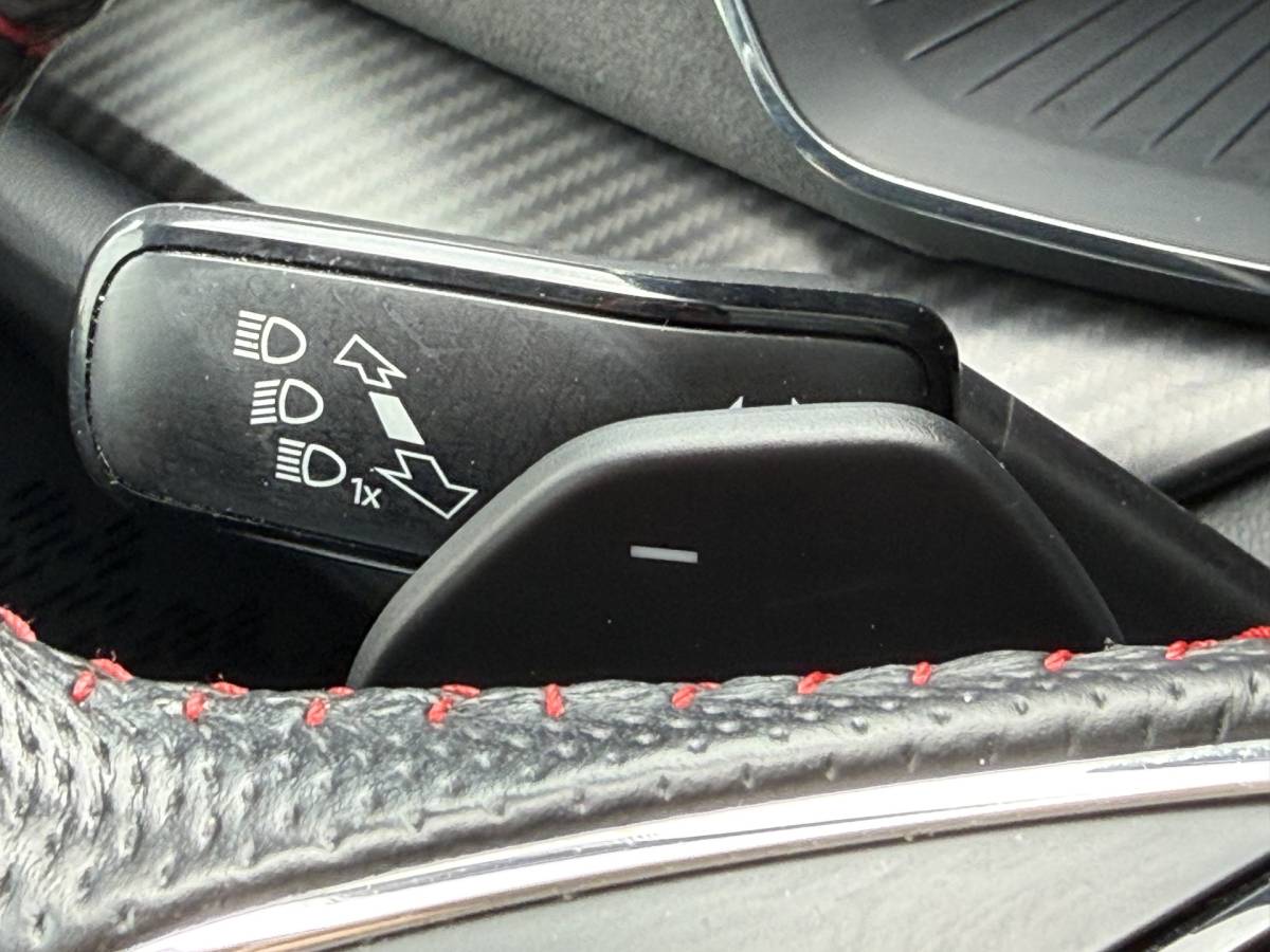 Škoda Octavia ŠKODA Octavia Combi BWJ 2023 1.4 TSI iV PHEV 225PK  Sportline Business FULL LED | HALF LEDER | ELEKTR. STOELEN | KEYLESS | ADAPTIVE CRUISE | STOELVERW. | ELEKTR. ACHTERKLEP | CARPLAY + ANDROID | NAVI | CLIMA | CRUISE | LMV | PDC