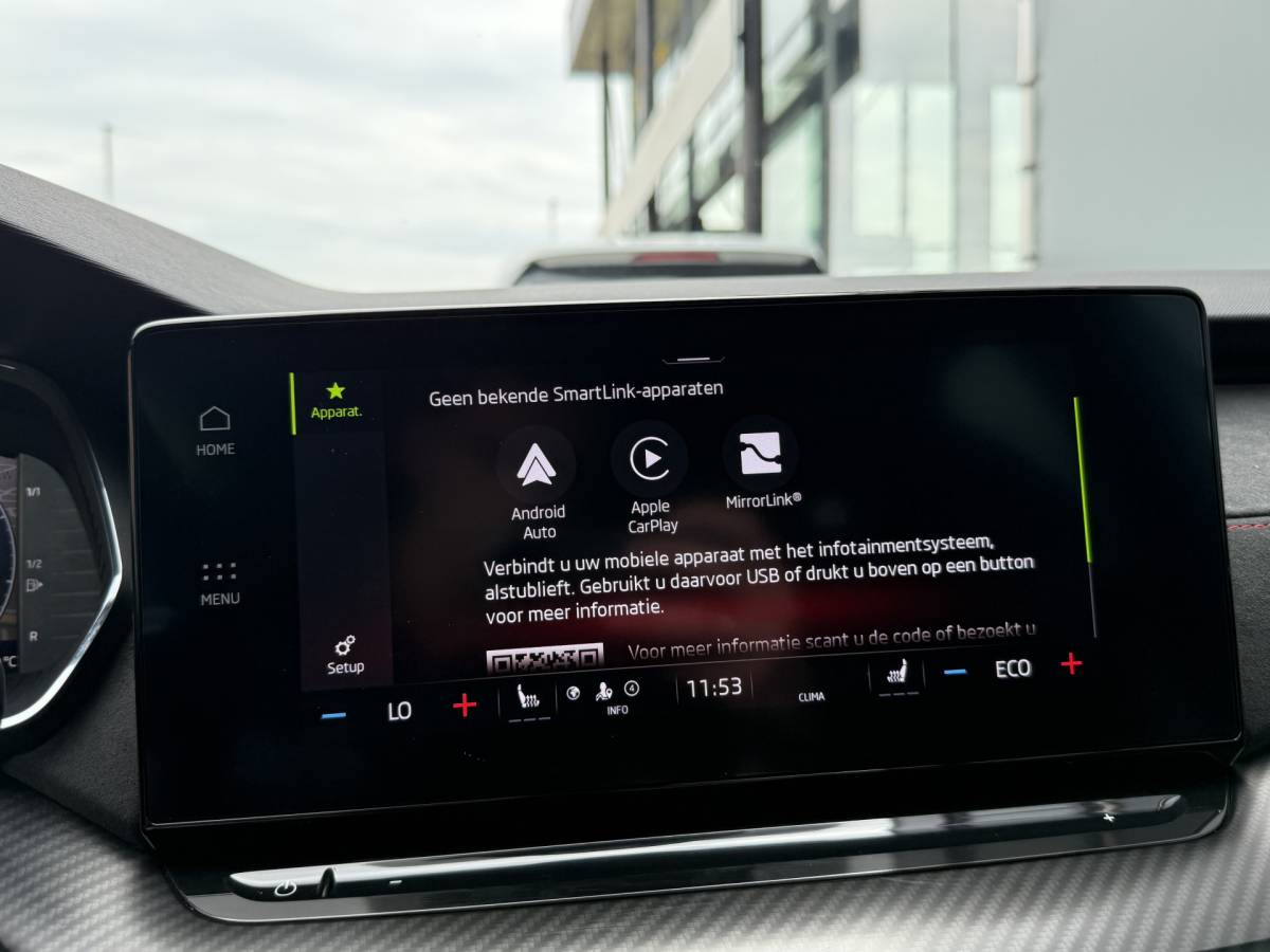 Škoda Octavia ŠKODA Octavia Combi BWJ 2023 1.4 TSI iV PHEV 225PK  Sportline Business FULL LED | HALF LEDER | ELEKTR. STOELEN | KEYLESS | ADAPTIVE CRUISE | STOELVERW. | ELEKTR. ACHTERKLEP | CARPLAY + ANDROID | NAVI | CLIMA | CRUISE | LMV | PDC