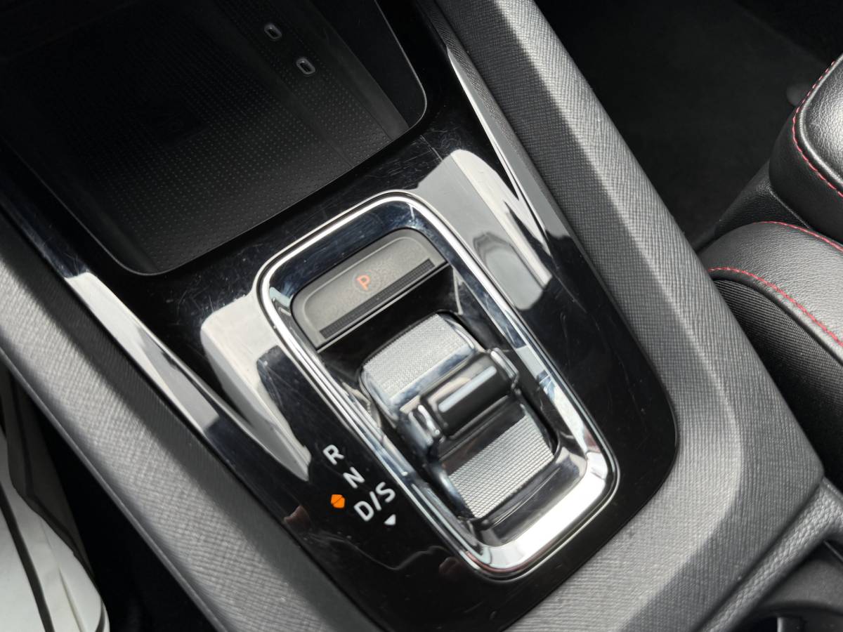 Škoda Octavia ŠKODA Octavia Combi BWJ 2023 1.4 TSI iV PHEV 225PK  Sportline Business FULL LED | HALF LEDER | ELEKTR. STOELEN | KEYLESS | ADAPTIVE CRUISE | STOELVERW. | ELEKTR. ACHTERKLEP | CARPLAY + ANDROID | NAVI | CLIMA | CRUISE | LMV | PDC