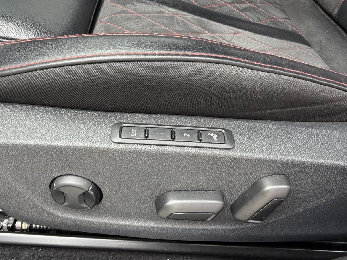 Škoda Octavia ŠKODA Octavia Combi BWJ 2023 1.4 TSI iV PHEV 225PK  Sportline Business FULL LED | HALF LEDER | ELEKTR. STOELEN | KEYLESS | ADAPTIVE CRUISE | STOELVERW. | ELEKTR. ACHTERKLEP | CARPLAY + ANDROID | NAVI | CLIMA | CRUISE | LMV | PDC