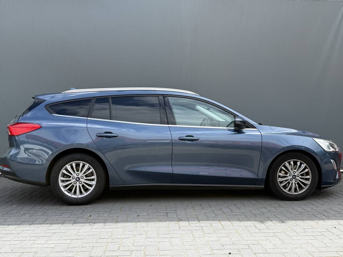Ford Focus Ford Focus Wagon BWJ 2019 1.5 EcoBlue 120 PK  Titanium Business TREKHAAK | FULL LED | HEAD-UP DISPLAY | KEYLESS | STOEL + STUURVERW. | CARPLAY + ANDROID | NAVI | CLIMA | CRUISE | LMV | PDC