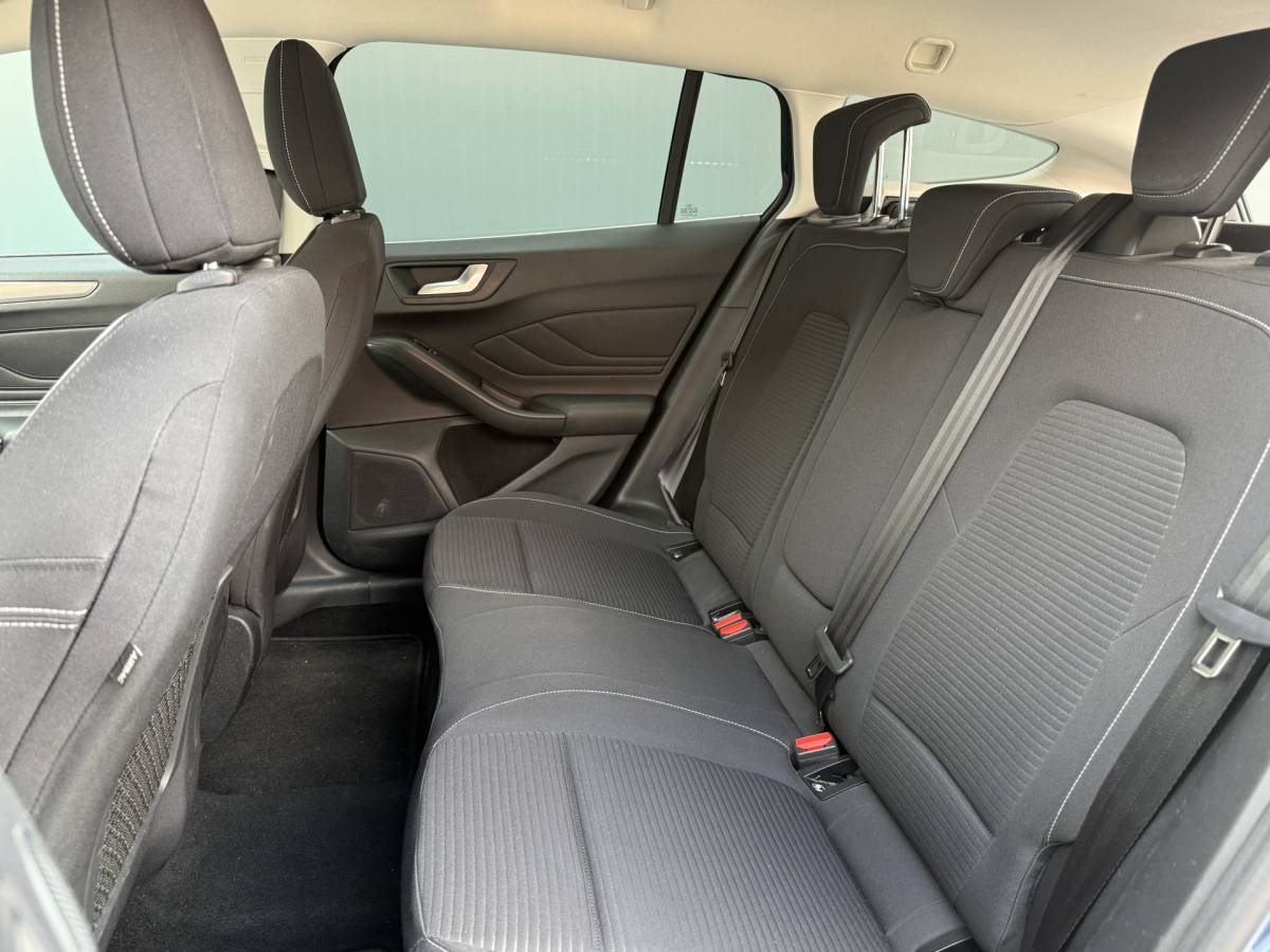 Ford Focus Ford Focus Wagon BWJ 2019 1.5 EcoBlue 120 PK  Titanium Business TREKHAAK | FULL LED | HEAD-UP DISPLAY | KEYLESS | STOEL + STUURVERW. | CARPLAY + ANDROID | NAVI | CLIMA | CRUISE | LMV | PDC