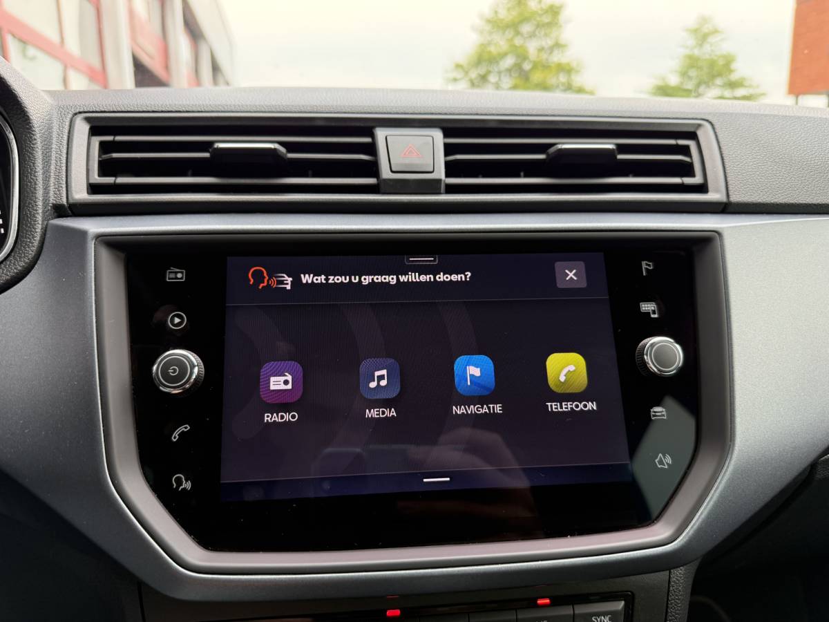 SEAT Arona SEAT Arona BWJ 2021 1.0 TSI 111 PK Style Business Intense Plus AUTOMAAT | TREKHAAK | FULL LED | STOELVER. | ADAPTIVE CRUISE | DAB+ | CAMERA | DODE HOEK | CARPLAY + ANDROID | NAVI | CLIMA | CRUISE | LMV | PDC