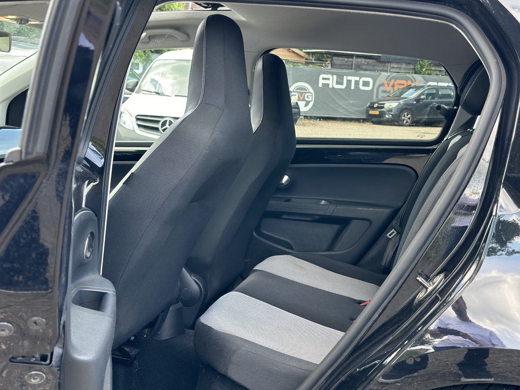 Volkswagen up! Volkswagen Up! 1.0 high up! BlueM. Panoramadak*5drs*Black Edition*PDC*Airco*Pri