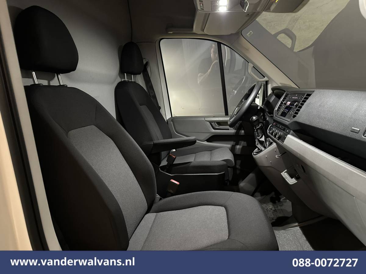 Volkswagen Crafter Volkswagen Crafter 2.0 TDI 141pk L3H3 L2H2 Euro6 Airco | Navigatie | Apple Carplay | Chauffeursstoel Android Auto, Standkachel, Parkeersensoren, 3000kg trekvermogen