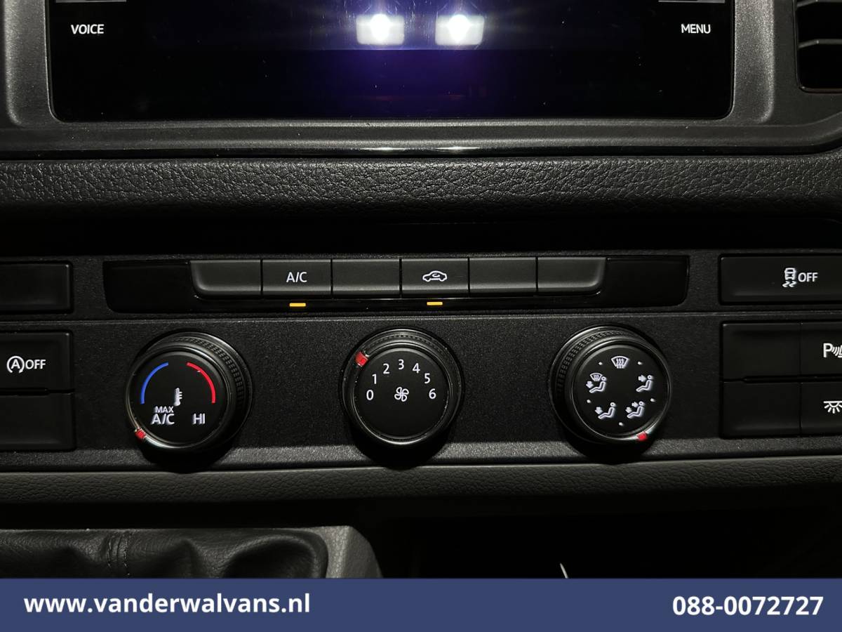 Volkswagen Crafter Volkswagen Crafter 2.0 TDI 141pk L3H3 L2H2 Euro6 Airco | Navigatie | Apple Carplay | Chauffeursstoel Android Auto, Standkachel, Parkeersensoren, 3000kg trekvermogen