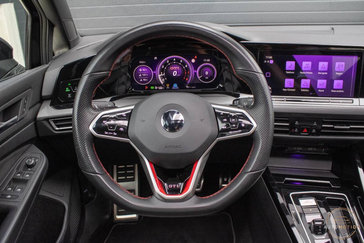 Volkswagen Golf Volkswagen Golf 2.0 TSI GTI PANO CAMERA MISTLAMPEN IQ STOELVERWARMING