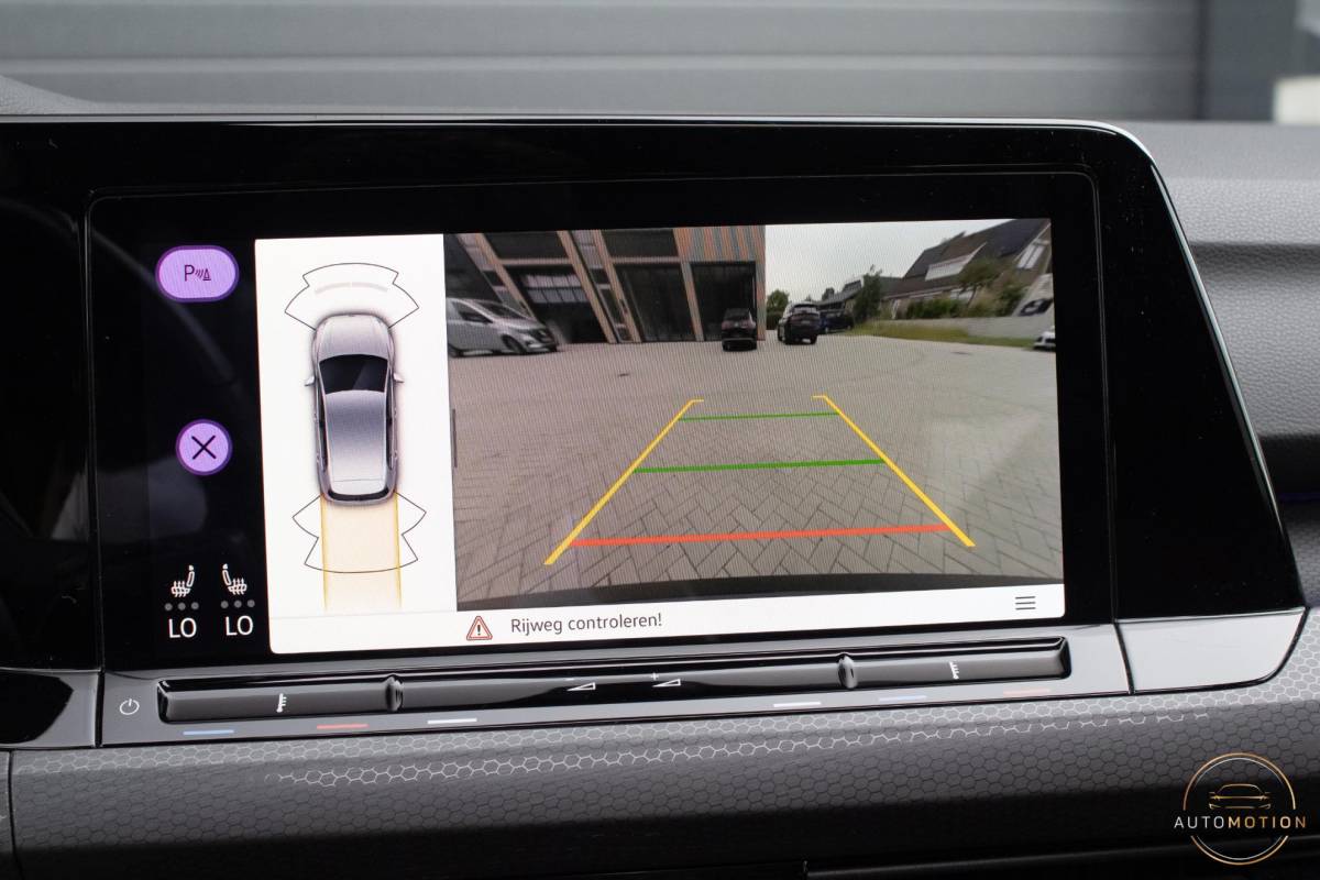 Volkswagen Golf Volkswagen Golf 2.0 TSI GTI PANO CAMERA MISTLAMPEN IQ STOELVERWARMING