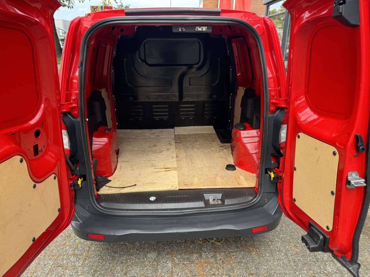 Ford Transit Courier Ford Transit Courier 1.0 Ambiente MARGE-SCHUIFDEUR-BENZINE GRIJSKENTEKEN