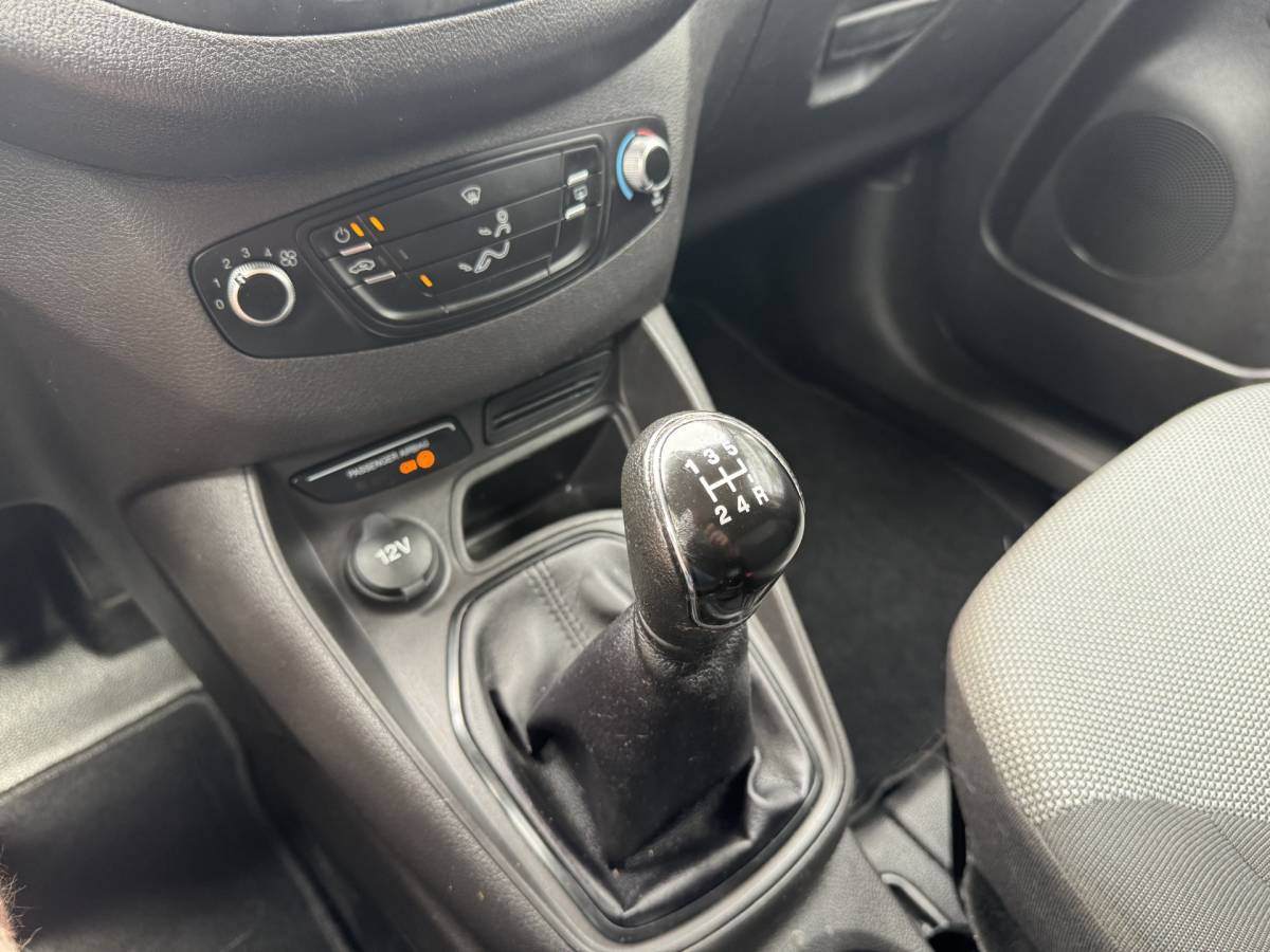 Ford Transit Courier Ford Transit Courier 1.0 Ambiente MARGE-SCHUIFDEUR-BENZINE GRIJSKENTEKEN