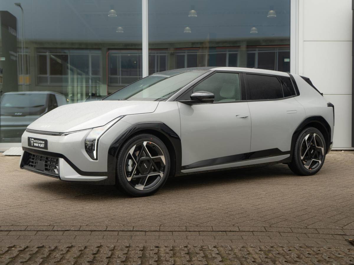 Kia EV4 Kia EV4 GT-PlusLine 81.4 kWh | In bestelling | Schuifkanteldak | Navi | Stoel en stuurverwarming |