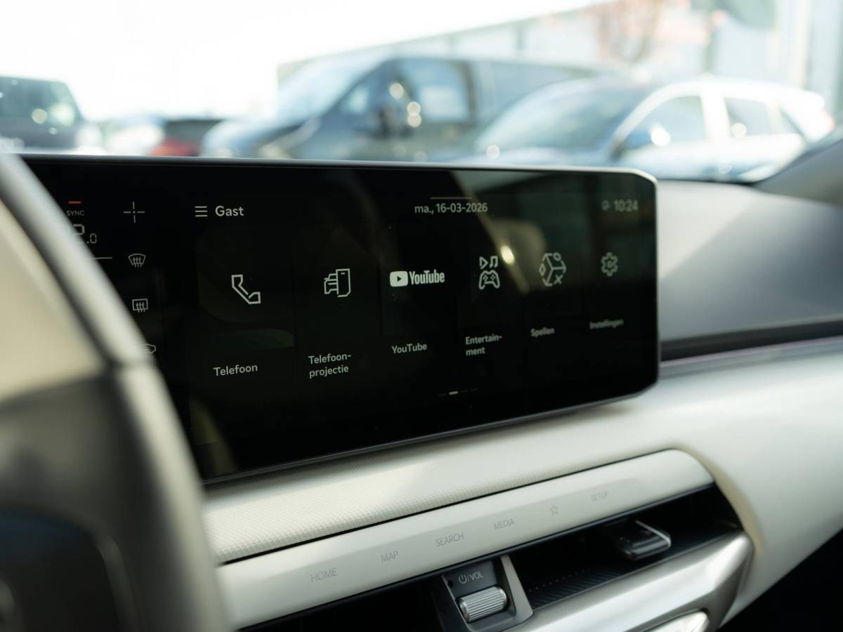 Kia EV4 Kia EV4 GT-PlusLine 81.4 kWh | In bestelling | Schuifkanteldak | Navi | Stoel en stuurverwarming |
