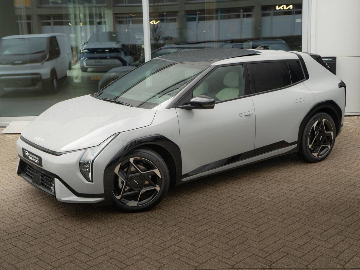 Kia EV4 Kia EV4 GT-PlusLine 81.4 kWh | In bestelling | Schuifkanteldak | Navi | Stoel en stuurverwarming |