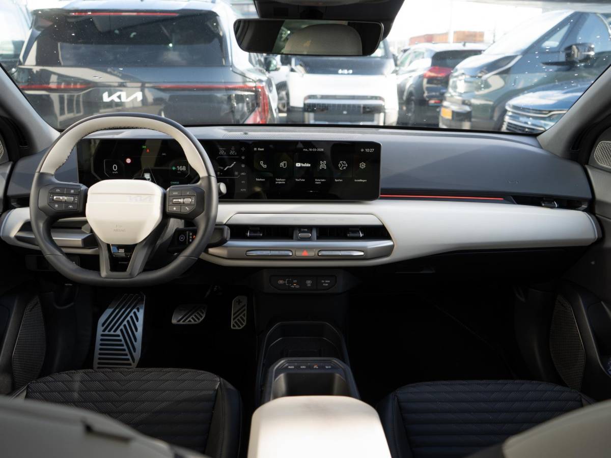 Kia EV4 Kia EV4 GT-PlusLine 81.4 kWh | In bestelling | Schuifkanteldak | Navi | Stoel en stuurverwarming |