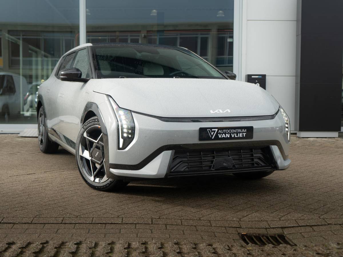 Kia EV4 Kia EV4 GT-PlusLine 81.4 kWh | In bestelling | Schuifkanteldak | Navi | Stoel en stuurverwarming |